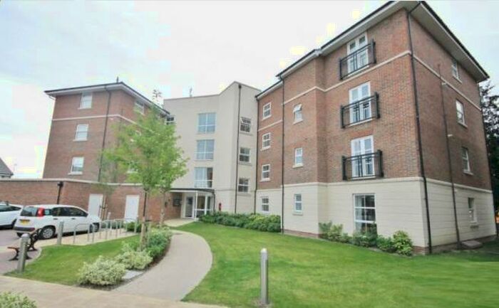 2 Bedroom Apartment To Rent In Kenley Place, GU14