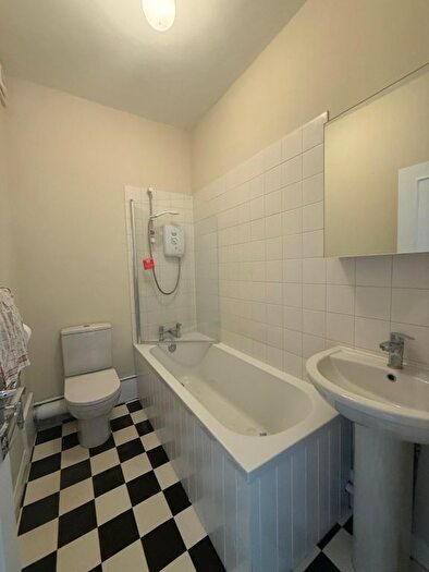 1 Bedroom Flat To Rent In Farm Road, Hove, BN3