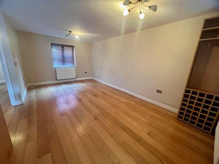 3 Bedroom House To Rent In Romilly Crescent, Cardiff, CF11