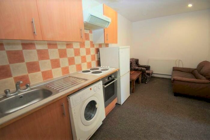 Studio To Rent In Hyde Park Road, Hyde Park, Leeds, LS6