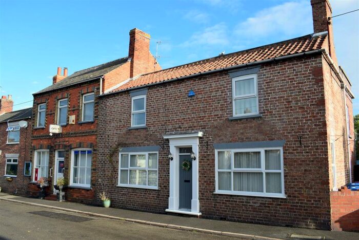 4 Bedroom Detached House For Sale In Silver Street, Waddingham, DN21