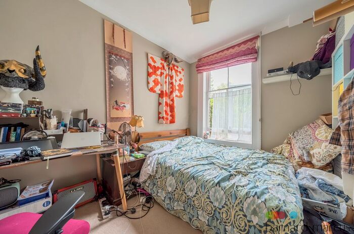 2 Bedroom Flat To Rent In Dalyell Road, Clapham, London, SW9