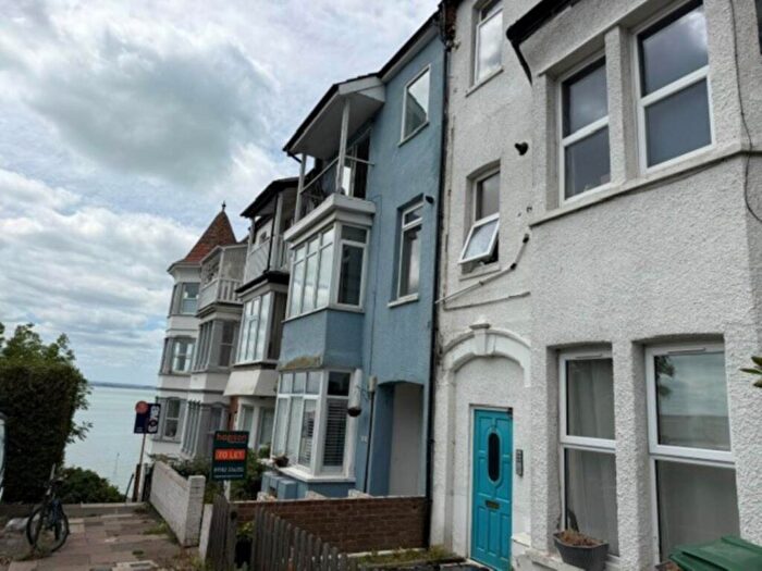2 Bedroom Flat To Rent In San Remo Parade, Westcliff On Sea, SS0