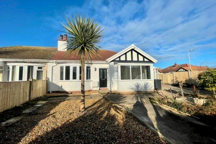 2 Bedroom Bungalow To Rent In Bryn Lupus Road, Llandudno, LL30