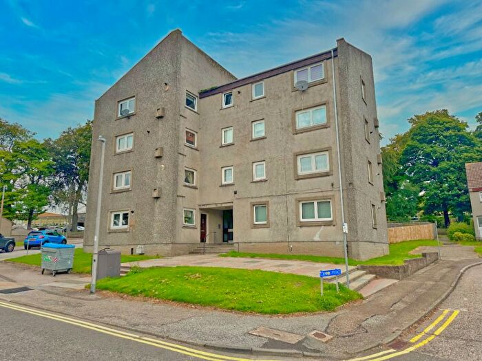 2 Bedroom Flat To Rent In Cornhill Terrace, Cornhill, Aberdeen, AB16