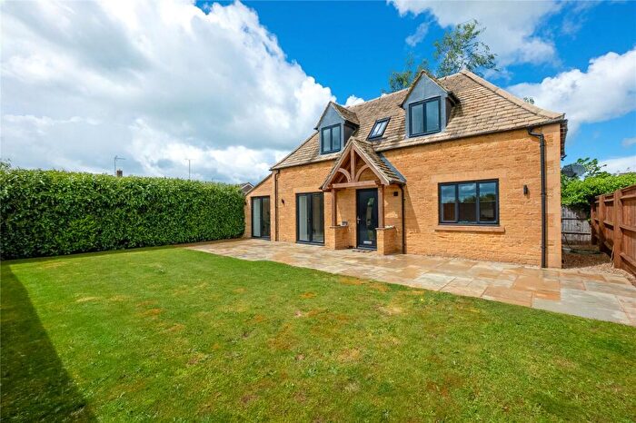 2 Bedroom Detached House For Sale In Evenlode Road, Moreton-In-Marsh, Gloucestershire, GL56