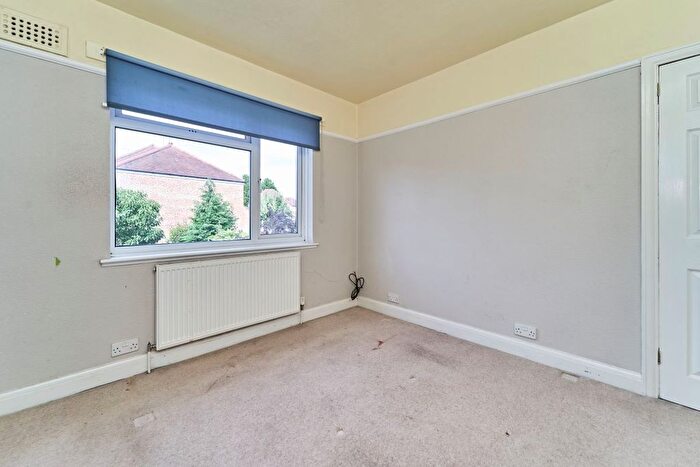 3 Bedroom Semi-detached House For Sale In Lynton Avenue, Wolverhampton, WV6