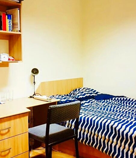 3 Bedroom Apartment To Rent In Belle Vue Road, Leeds, West Yorkshire, LS3