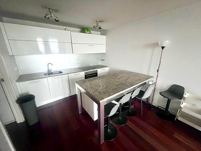 1 Bedroom Apartment To Rent In Holloway Circus Queensway, Birmingham, B1