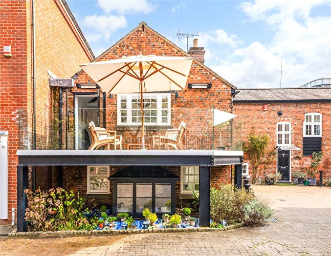 5 Bedroom Mews For Sale In The Old Jail House, Winchester, Hampshire, SO23