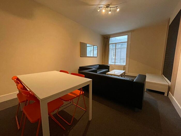 2 Bedroom Flat To Rent In King Street, Aberdeen, AB24