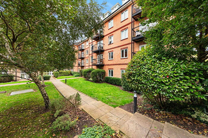 2 Bedroom Flat For Sale In Worcester Close, London, SE20