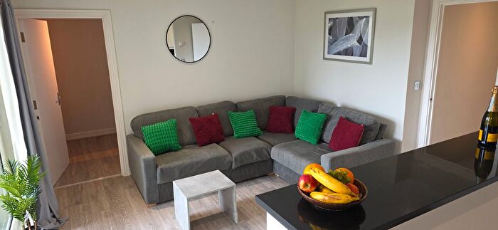 3 Bedroom Flat To Rent In Erebus Drive, Woolwich, SE28