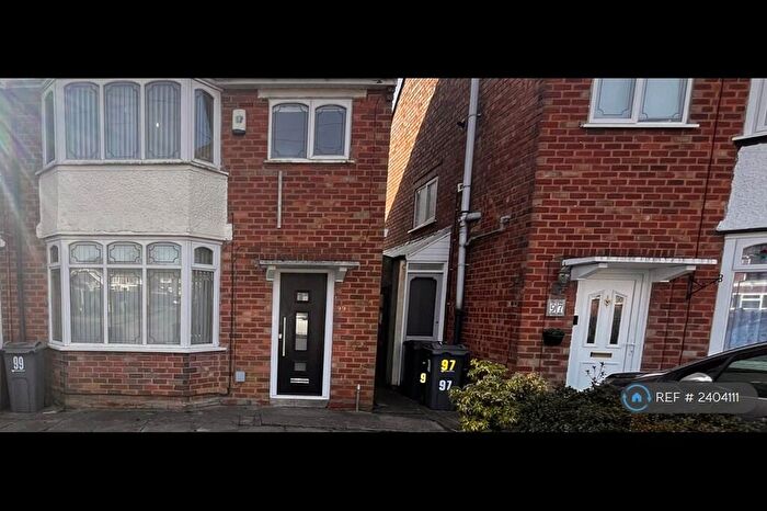 3 Bedroom Semi-Detached House To Rent In Mayswood Grove, Quinton, Birmingham, B32