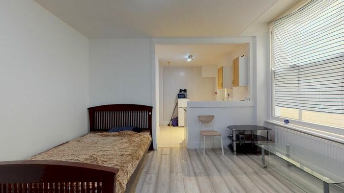 Studio To Rent In Shirland Road, London, W9