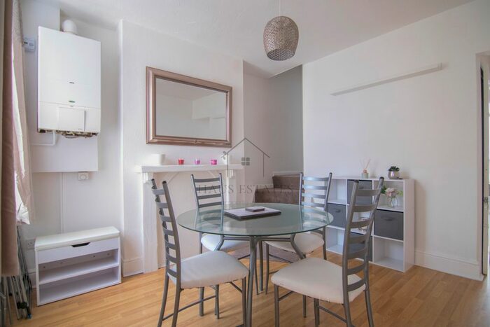 2 Bedroom Terraced House To Rent In Lindley Terrace, Nottingham, NG7