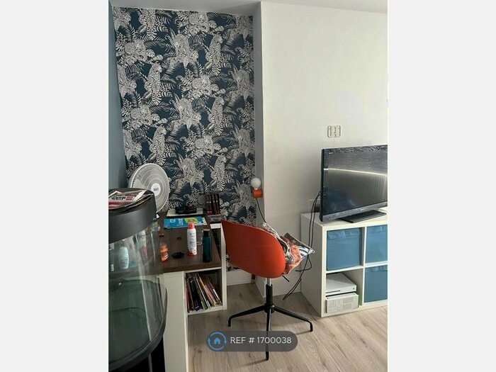 3 Bedroom Semi-Detached House To Rent In Queen Anne's Gardens, Mitcham, CR4