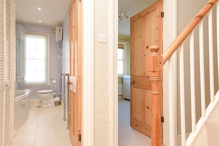 3 Bedroom Terraced House For Sale In Vincent Road, Dorking, Surrey, RH4