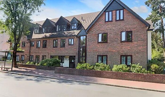 1 Bedroom Flat For Sale In Coulsdon Road, Old Coulsdon, Coulsdon, CR5