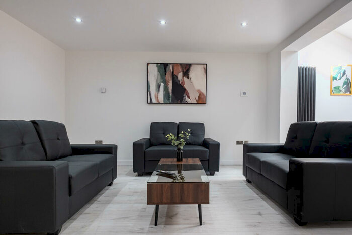 6 Bedroom House To Rent In Avondale Street, Lincoln, LN2