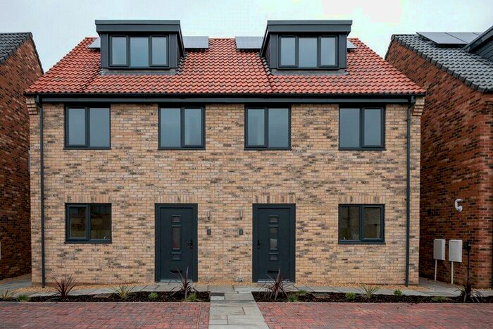 3 Bedroom Semi-Detached House To Rent In Barnwell Place, Alveston, Bristol, BS35