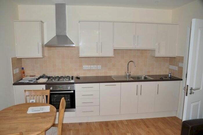 2 Bedroom Flat To Rent In Grange Park, London, W5
