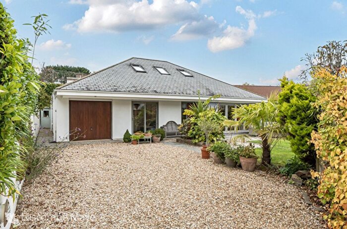 4 Bedroom Bungalow For Sale In Onslow Road, Salcombe, TQ8