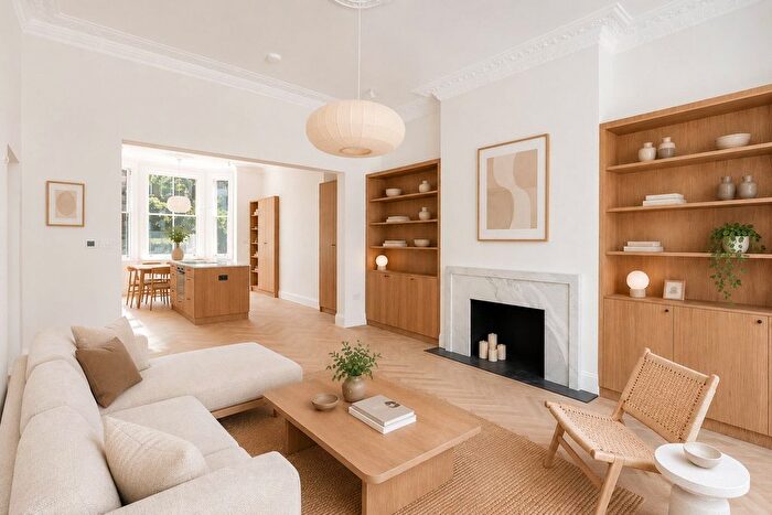 3 Bedroom Flat For Sale In Frognal, Hampstead, London, NW3