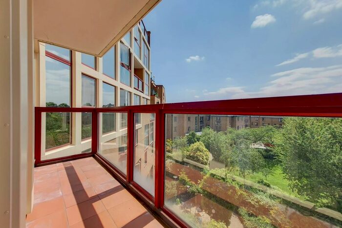 1 Bedroom Flat To Rent In Asher Way, St Katharine Docks, London, E1W