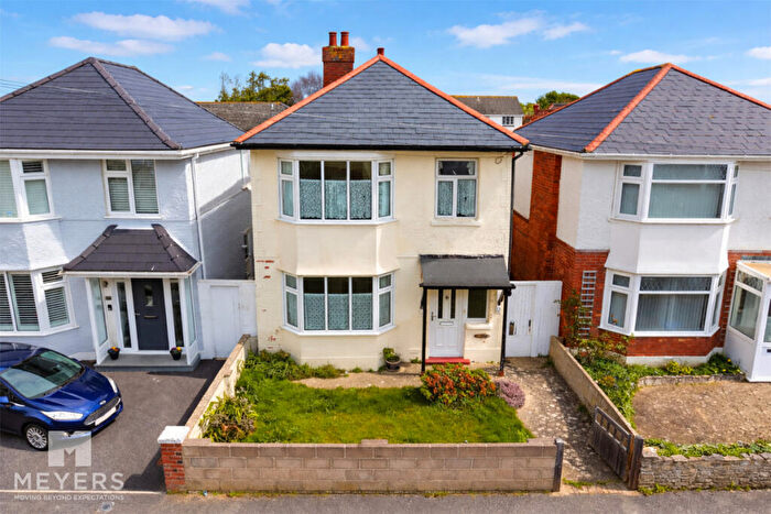 3 Bedroom Detached House For Sale In Heytesbury Road, Bournemouth, BH6
