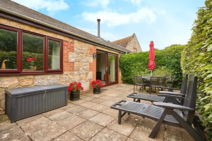 2 Bedroom Bungalow To Rent In Afton Barns, Freshwater, PO40