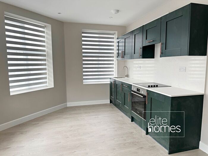 1 Bedroom Flat To Rent In Post Office Lane, Beaconsfield, HP9