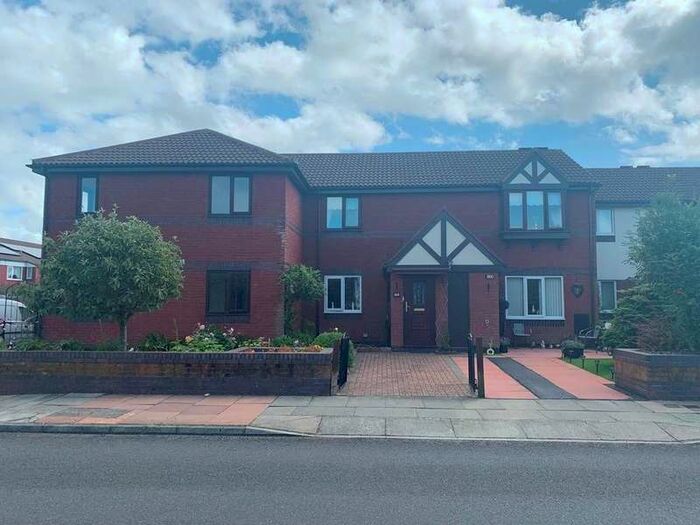 Houses for sale & to rent in PR9 9RP, Emmanuel Road, Cambridge Southport