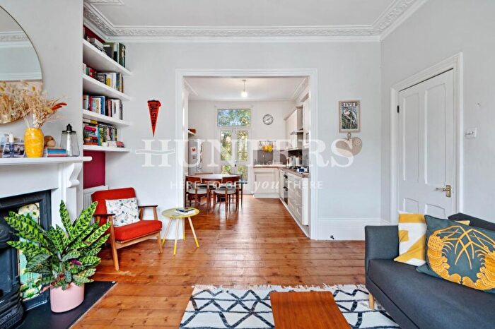 2 Bedroom Maisonette To Rent In Sydner Road, London, N16