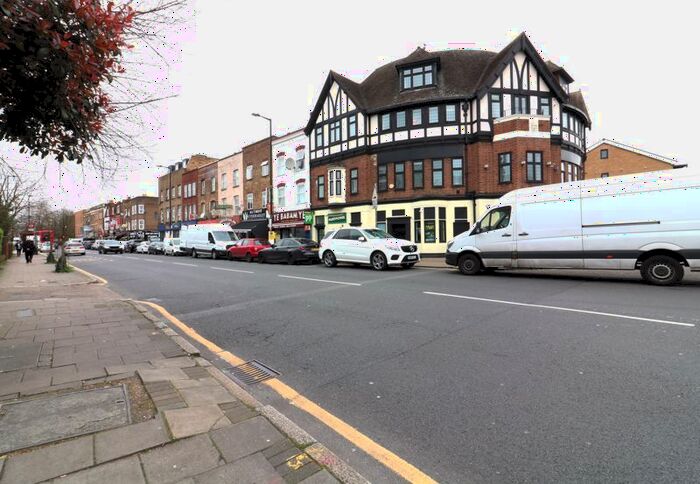 3 Bedroom Flat To Rent In Lordship Lane, London, N22