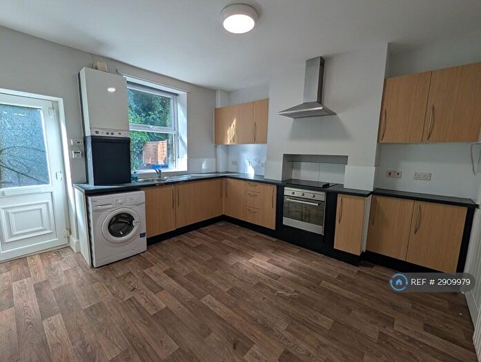 4 Bedroom Terraced House To Rent In Greenhow Steet, Sheffield, S6