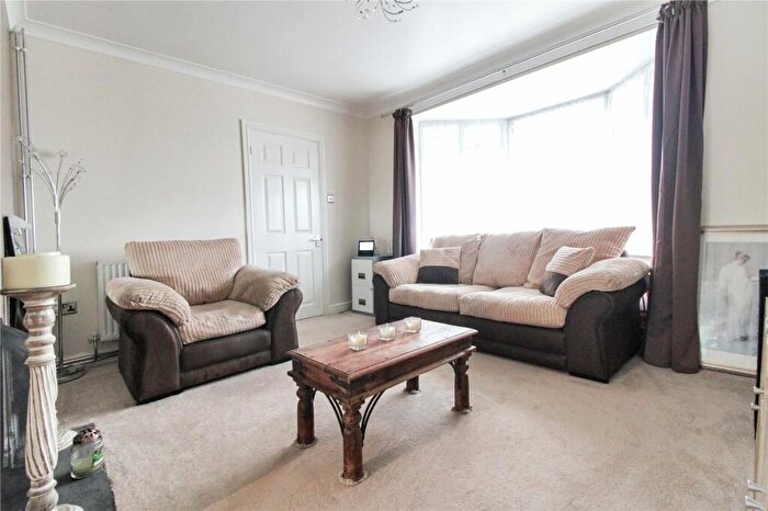 3 Bedroom Terraced House For Sale In Charlton Close, Penhill, Swindon, SN2