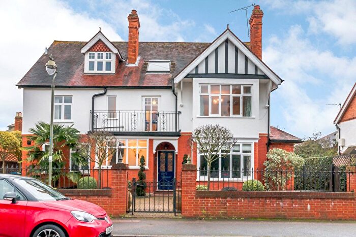 2 Bedroom Flat To Rent In Portmore Park Road, Weybridge, Surrey, KT13