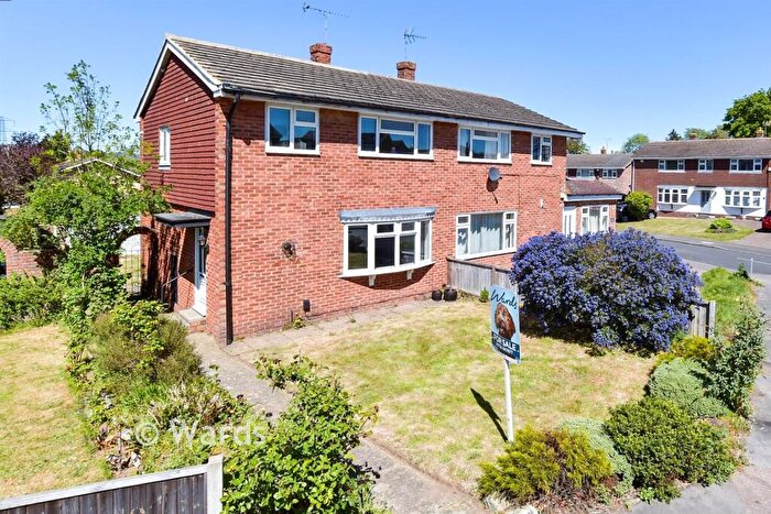3 Bedroom Semi-Detached House For Sale In Swallow Road, Birds Estate, Larkfield, Kent, ME20