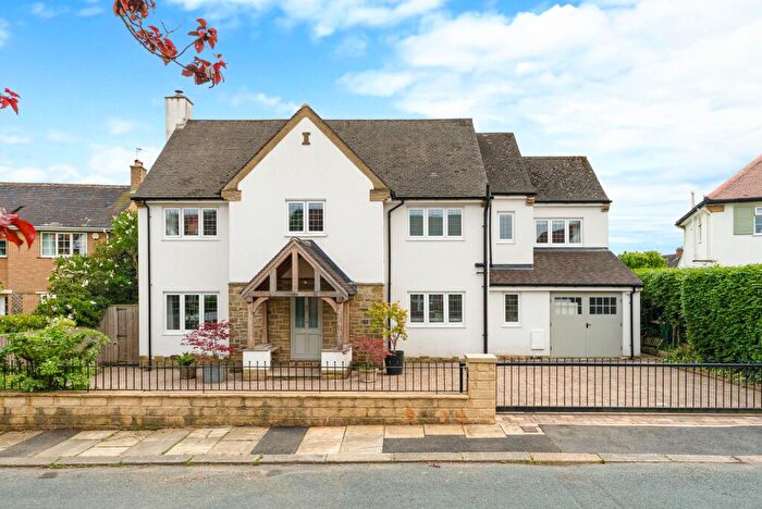 4 Bedroom Detached House For Sale In Firs Avenue, Harrogate, HG2