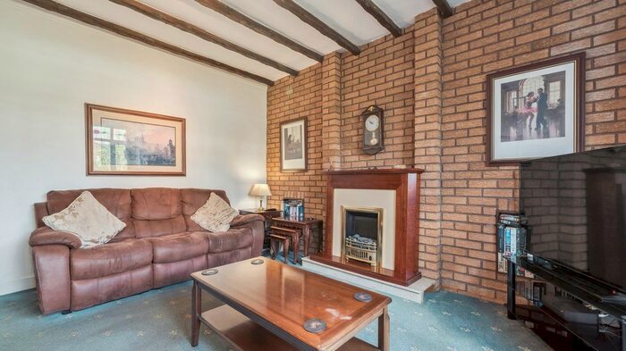 4 Bedroom Bungalow For Sale In Broomley Drive, Giffnock, East Renfrewshire, G46