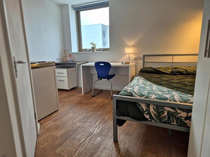 Studio To Rent In Self Contained Studio, BH1