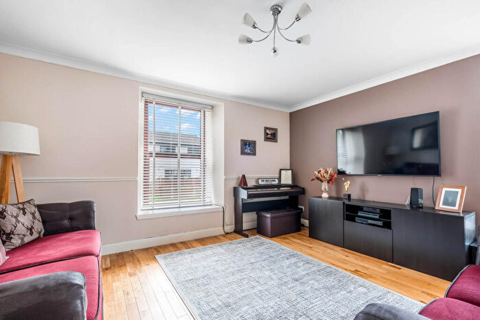 4 Bedroom End Of Terrace House For Sale In Heron Rise, Dundee, DD4