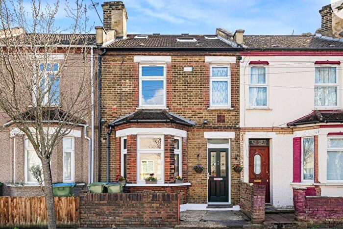 3 Bedroom Terraced House For Sale In Marmadon Road, Plumstead, SE18