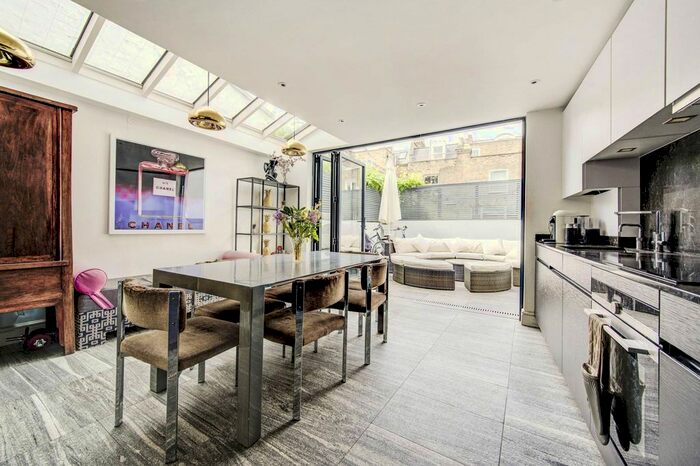 4 Bedroom Property To Rent In Pursers Cross Road, Parsons Green, London, SW6