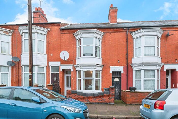 3 Bedroom Terraced House For Sale In Beaconsfield Road, Leicester, Leicestershire, LE3