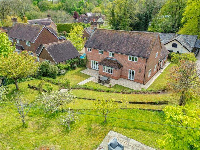 4 Bedroom Detached House For Sale In Lippen Lane, Warnford, SO32