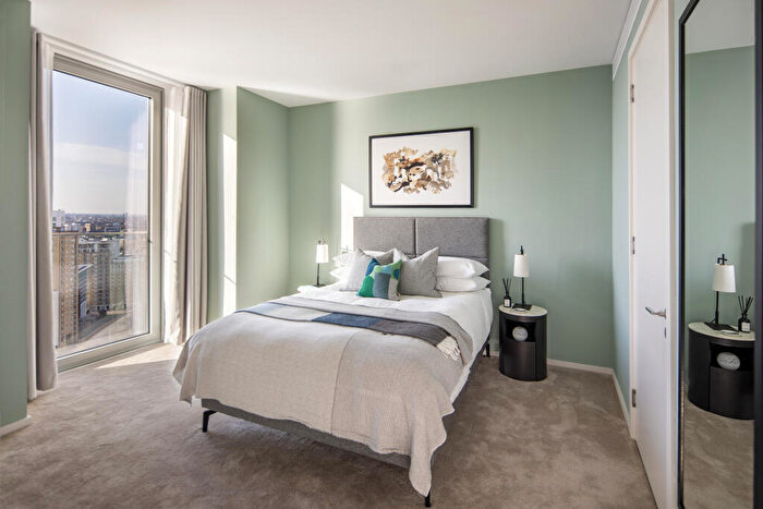 1 Bedroom Apartment To Rent In Newfoundland Place, London, E14