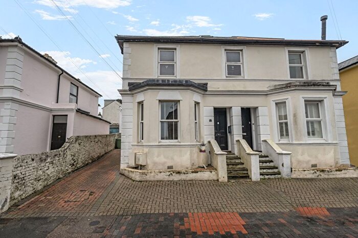 1 Bedroom Flat For Sale In Albion Road, Tunbridge Wells, TN1