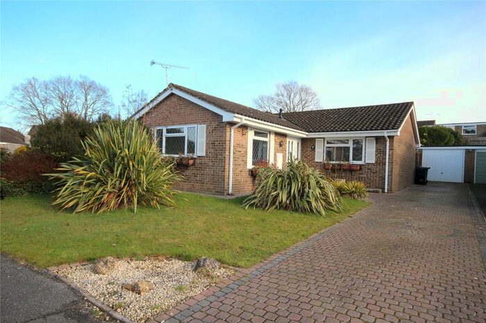 2 Bedroom Bungalow To Rent In Broomfield Drive, Alderholt, Fordingbridge, Hampshire, SP6